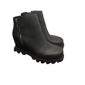 Sorel Joan Of Arctic Wedge Zip Black Bootie Size 5.5